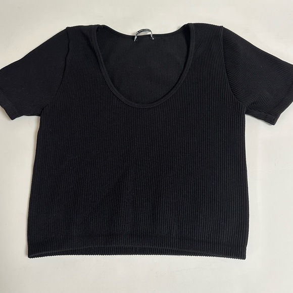 Zara Women’s Casual V-Neck Crop Top - Picture 1 of 3